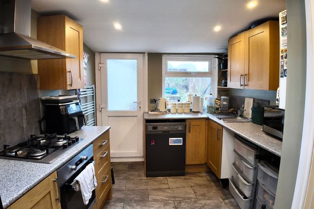 32 Station Road, Newport photo 3