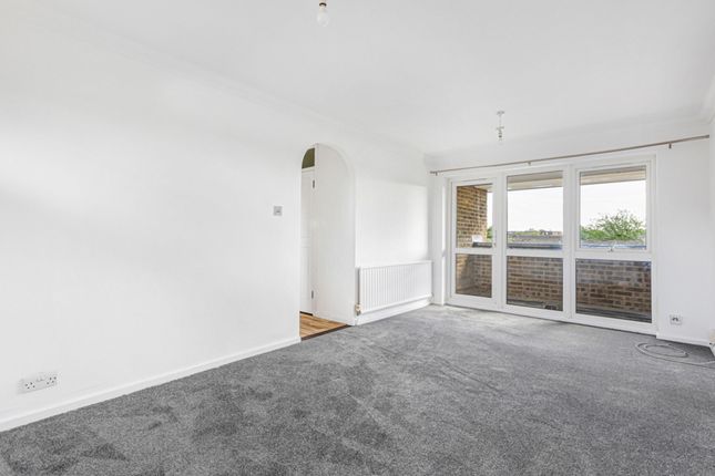 17 Jordans Hilly Fields, Welwyn Garden City photo 2