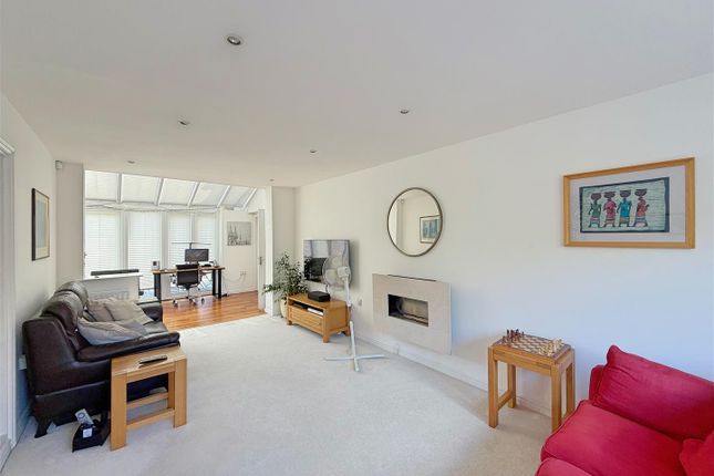 5, Ridings Avenue, Braintree photo 2