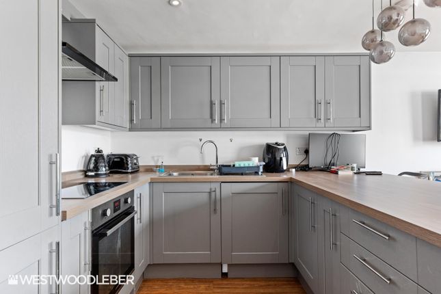 2 Brookridge court, Brewery Road, Hoddesdon photo 2