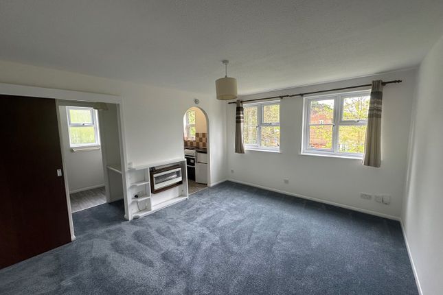 Studio to rent in Chisbury Close, Forest Park, Bracknell