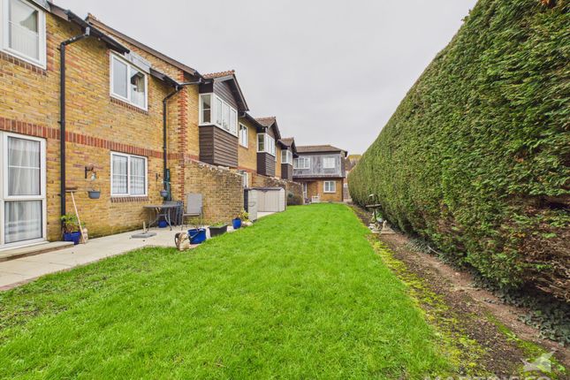 2, Oakland Court, Pagham, Bognor Regis, West Sussex photo 4