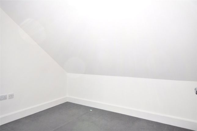 Flat 4, Stenning House 121A,, Stafford Road, Wallington photo 4