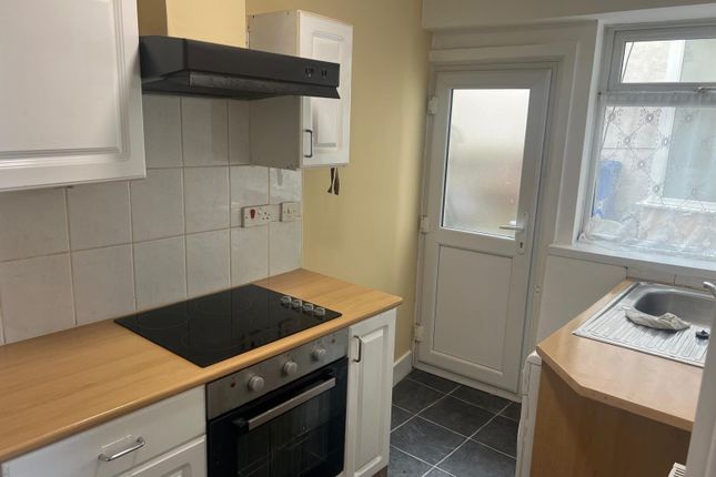 2, Aqueduct Road, Blackburn photo 4