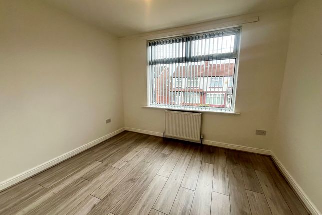 36, MANCHESTER photo 5