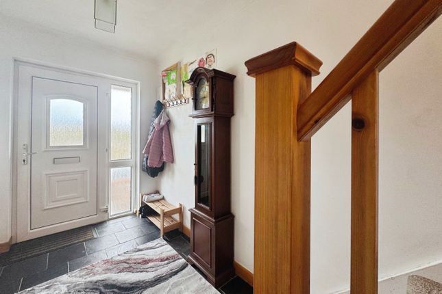 15 Llwynifan, Llangennech, Carmarthenshire photo 4