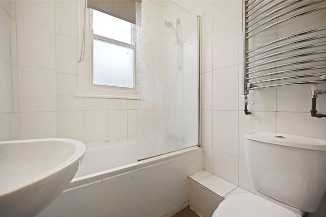 Terraced house to rent in Thorpebank Road, London