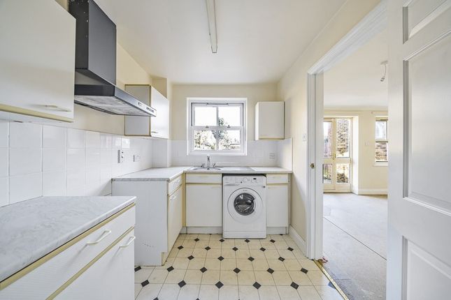 Flat for sale in Henry Court, Hampton, London