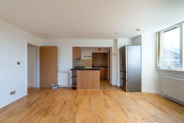 6 St. Ninians Court,, Heathcote Road, Perth and Kinross photo 3