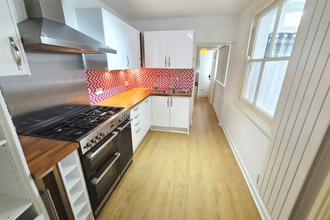 38, Summerland Road, Minehead photo 2