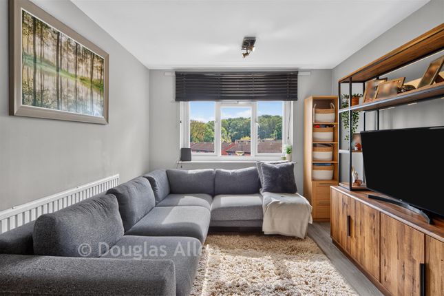 Navestock Close, Mapleton Road, London photo 4