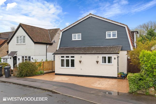 Thumbnail Detached house for sale in Buttondene Crescent, Broxbourne