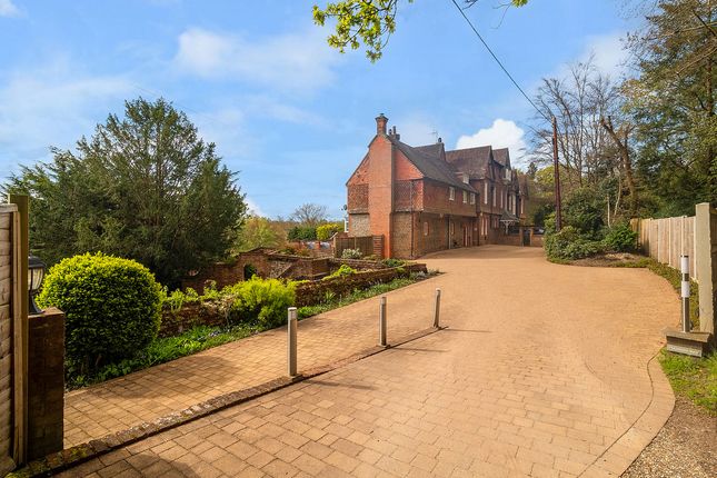 Country house for sale in Whitmead Lane Tilford, Surrey