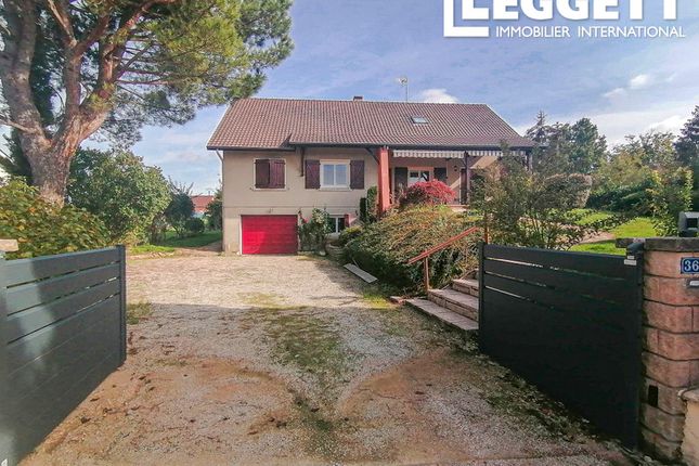 Thumbnail Villa for sale in Louhans, Saône-Et-Loire, Bourgogne-Franche-Comté