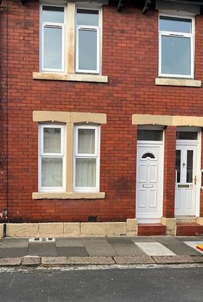 Thumbnail Flat to rent in Richardson Street, Wallsend