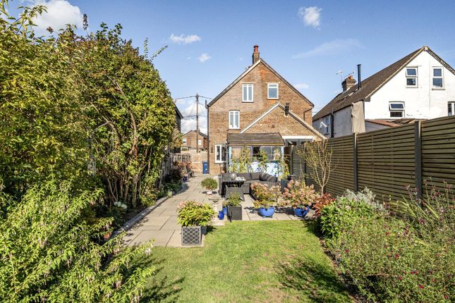 6, George Road, Milford, Godalming photo 3