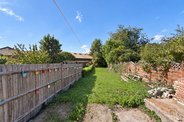 34, Totteridge Avenue, High Wycombe photo 2