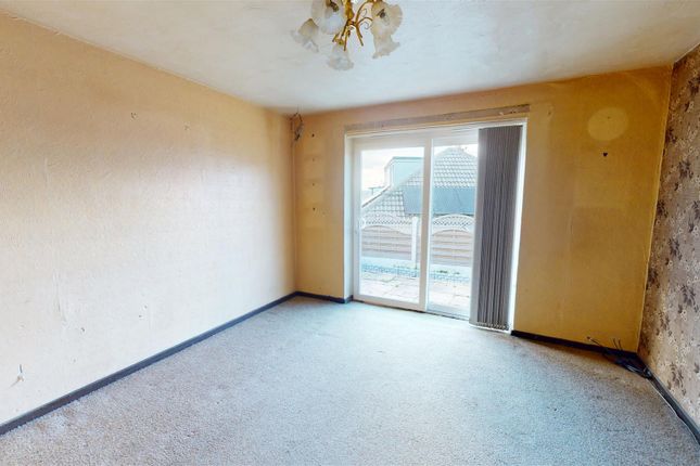 27, Spring Park Road, Bradford photo 2