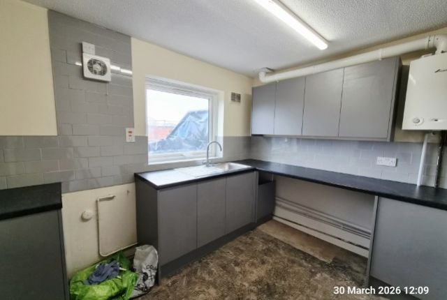Flat, 2 Charterfield Drive, Kingswinford photo 2