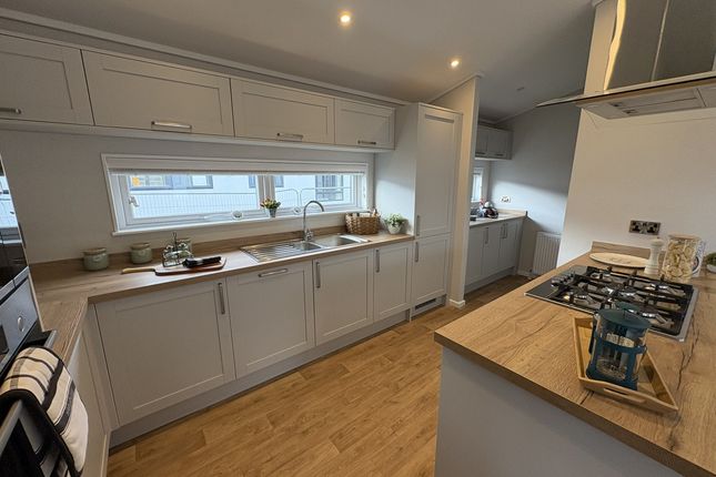 11, Oyster Drive, Canvey Island photo 2