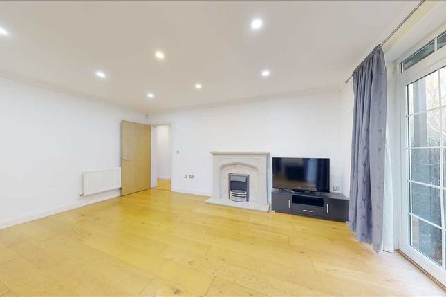 Flat for sale in Hodgkins Mews, Stanmore