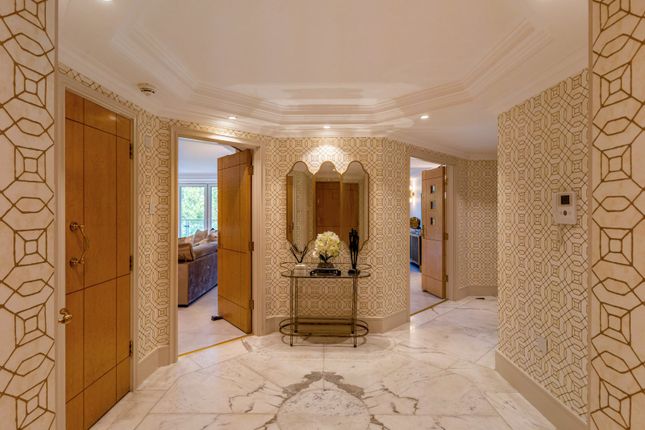 Flat 20 & 21, Regents Park House, 105, Park Road, London photo 3