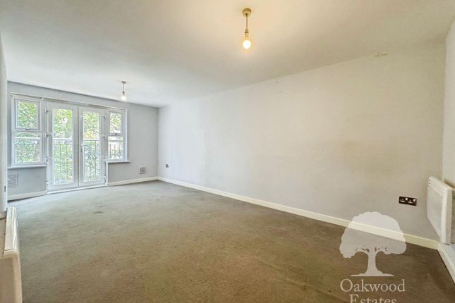 6, Eaton Avenue, Slough photo 2