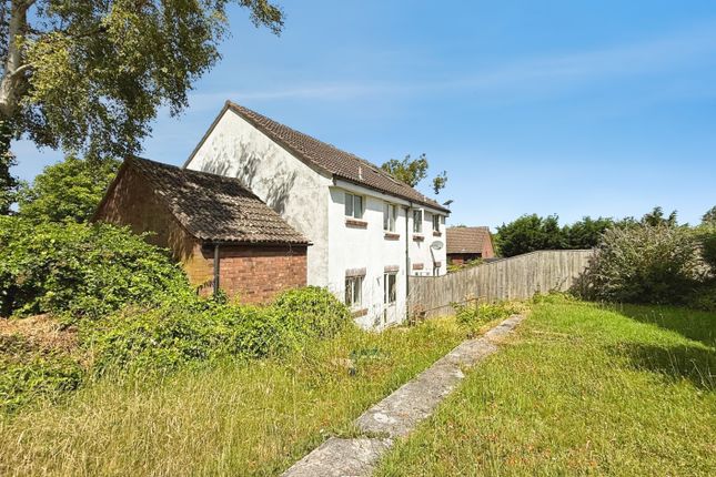 2, Rosenheim Rise, Westbury photo 2