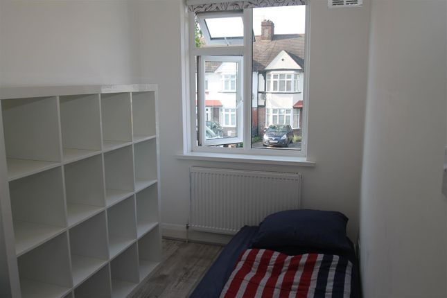 Terraced house to rent in Brangbourne Road, Bromley