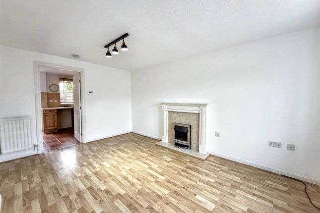 6, Tenby Close, Newport photo 4