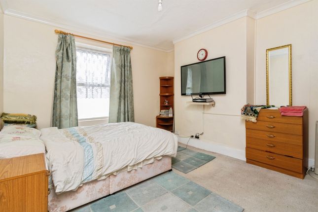 52, Abbey Road, Torquay photo 4