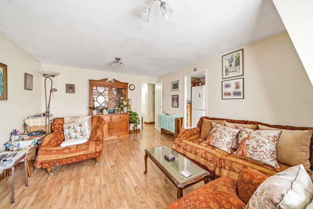 Flat for sale in Sussex Way, Archway, London