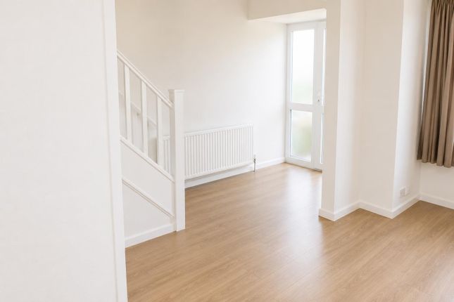 133, Albany Park Avenue, London photo 4