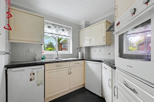 Flat 1, Valley Court, Ribblesdale Road, Nottingham photo 5