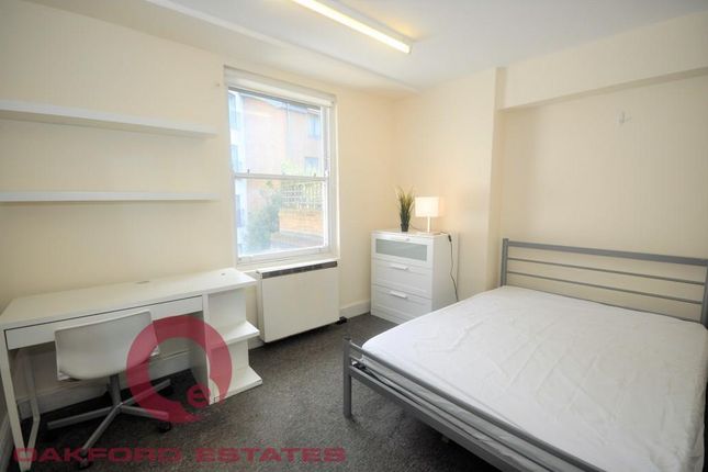 Flat to rent in St John Street, Islington