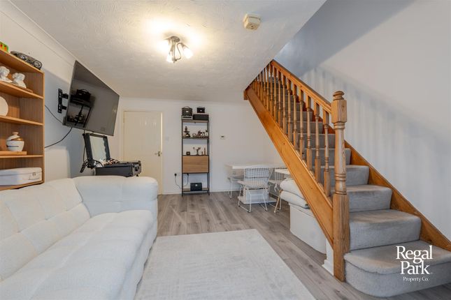 18, Lornas Field, Peterborough photo 3