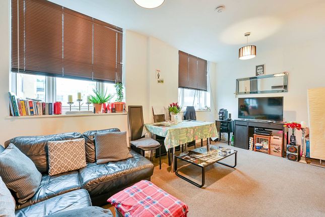 Flat for sale in Bromyard House, Acton, London
