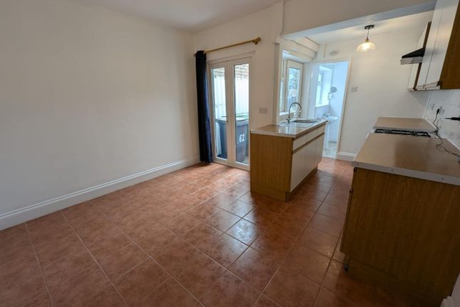 62, Lister Street, Nuneaton photo 3