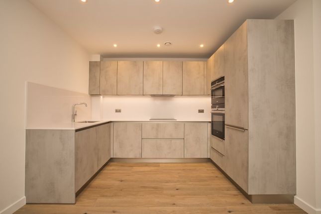 Flat 2 Harbour View, 1, Beach Drive, Ramsgate photo 2