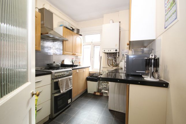 14b District Road, Wembley photo 3