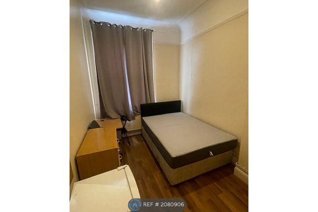 Thumbnail Room to rent in Cricklewood Broadway, London