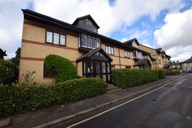 Thumbnail Flat to rent in Priory Road, Bicester, Oxfordshire