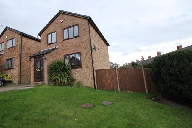 Detached house to rent in Moat Hill Farm Drive, Birstall, Batley