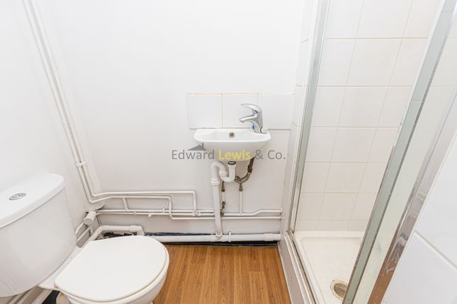 4 Clarence Mansions, Rowhill Road, London photo 4