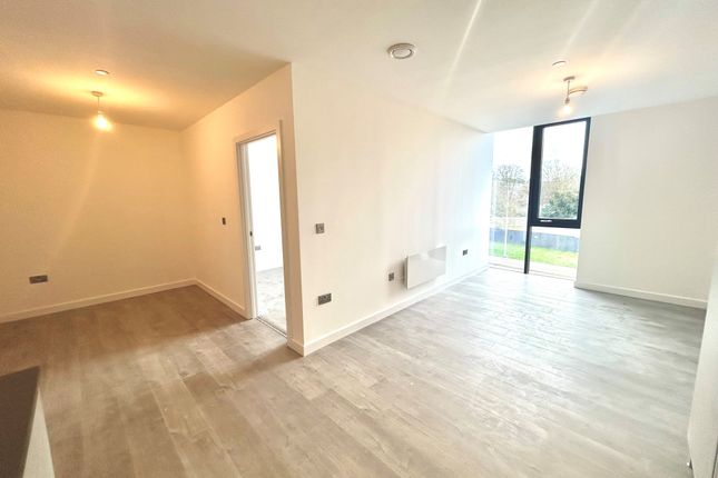 Flat 86, Milton Keynes photo 3