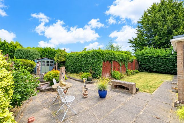 10, Moores Close, Bedford photo 4