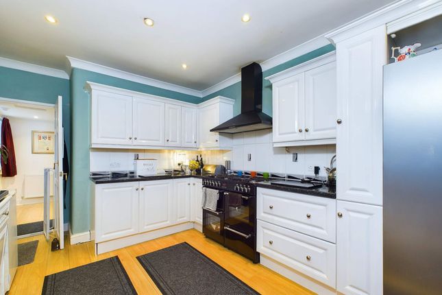 20 Bampfylde Road, Torquay photo 4