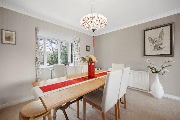 Flat to rent in Collingwood Place, Walton-On-Thames