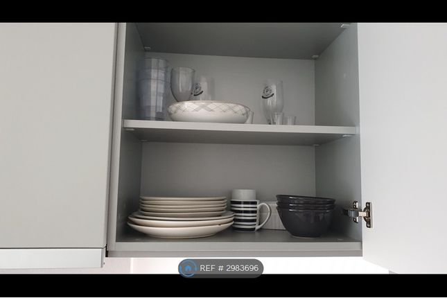 Flat 37 Pinnacle Apartments, 11 Saffron Central Square, Croydon, Surrey, CR0 2GE photo 4