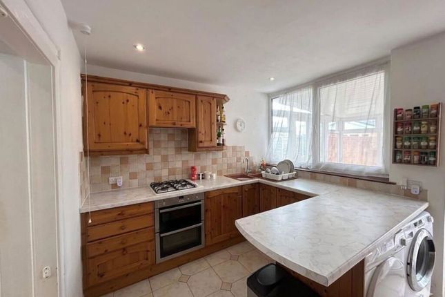 17, Sedgeley Grove, Gosport photo 2